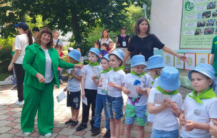 Посвящение в эколята в День эколога Посвящение в эколята в День эколога.